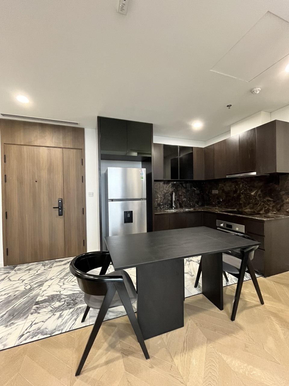 Cho thuê căn hộ 2pn Lumiere Riverside full nội thất chuyển vào ở ngay