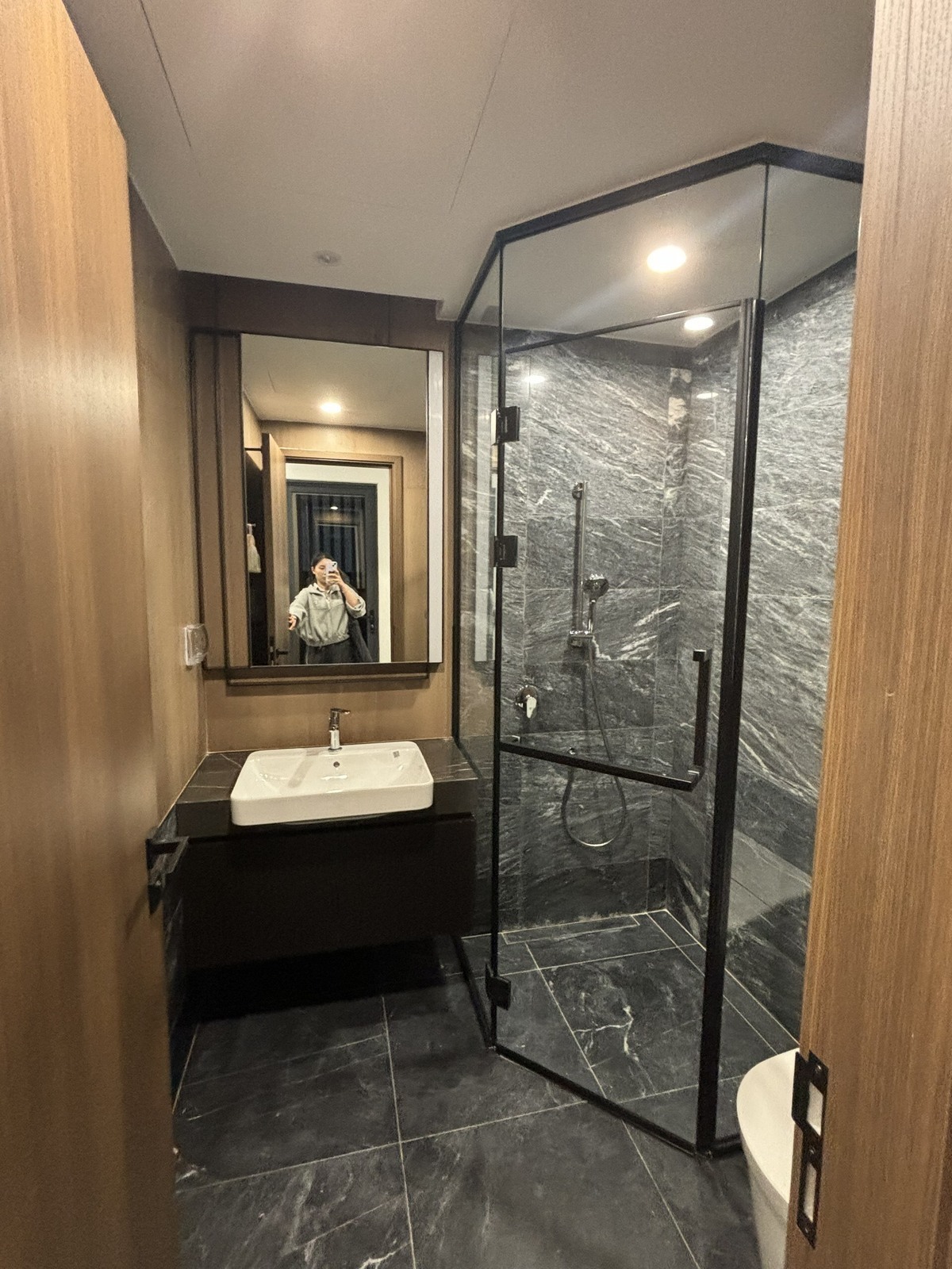 Cho thuê căn hộ 3PN Lumiere Riverside full nội thất - giá 2500usd