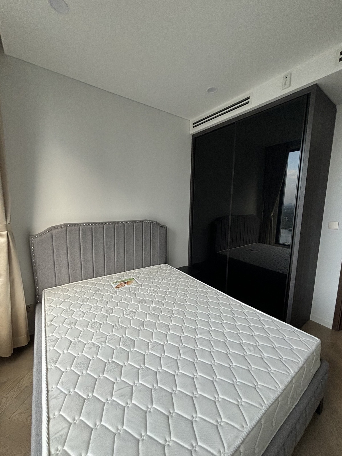 Cho thuê căn hộ 3PN Lumiere Riverside full nội thất - giá 2500usd