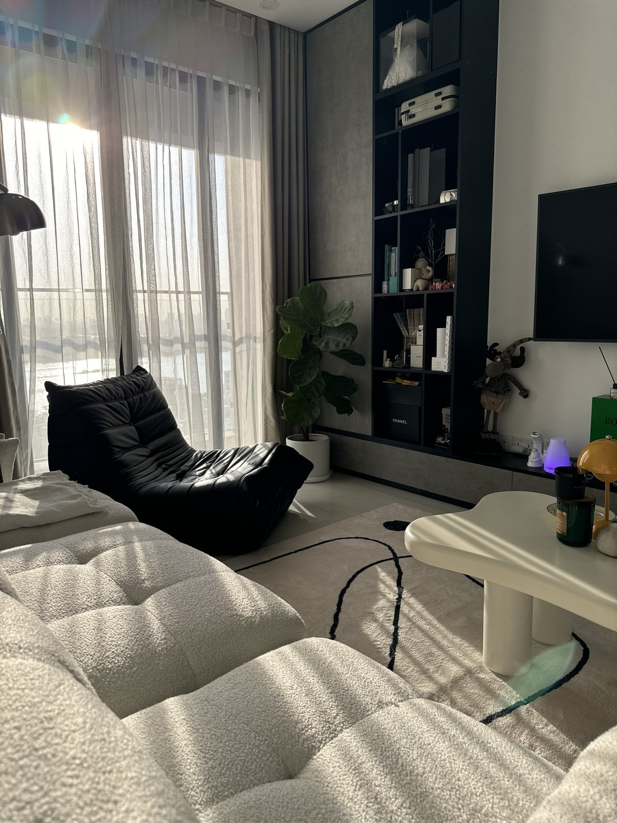 Chuyển nhượng căn hộ 2 phòng ngủ One Verandah tầng cao view sông đẹp