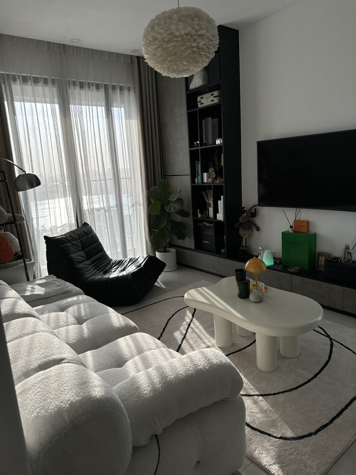 Chuyển nhượng căn hộ 2 phòng ngủ One Verandah tầng cao view sông đẹp