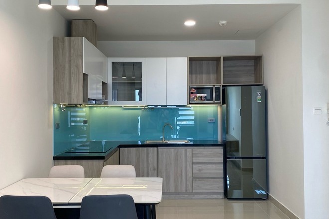 Cho thuê 2PN nội thất đầy đủ nhà đẹp lầu cao view sông The Sun Avenue Quận 2