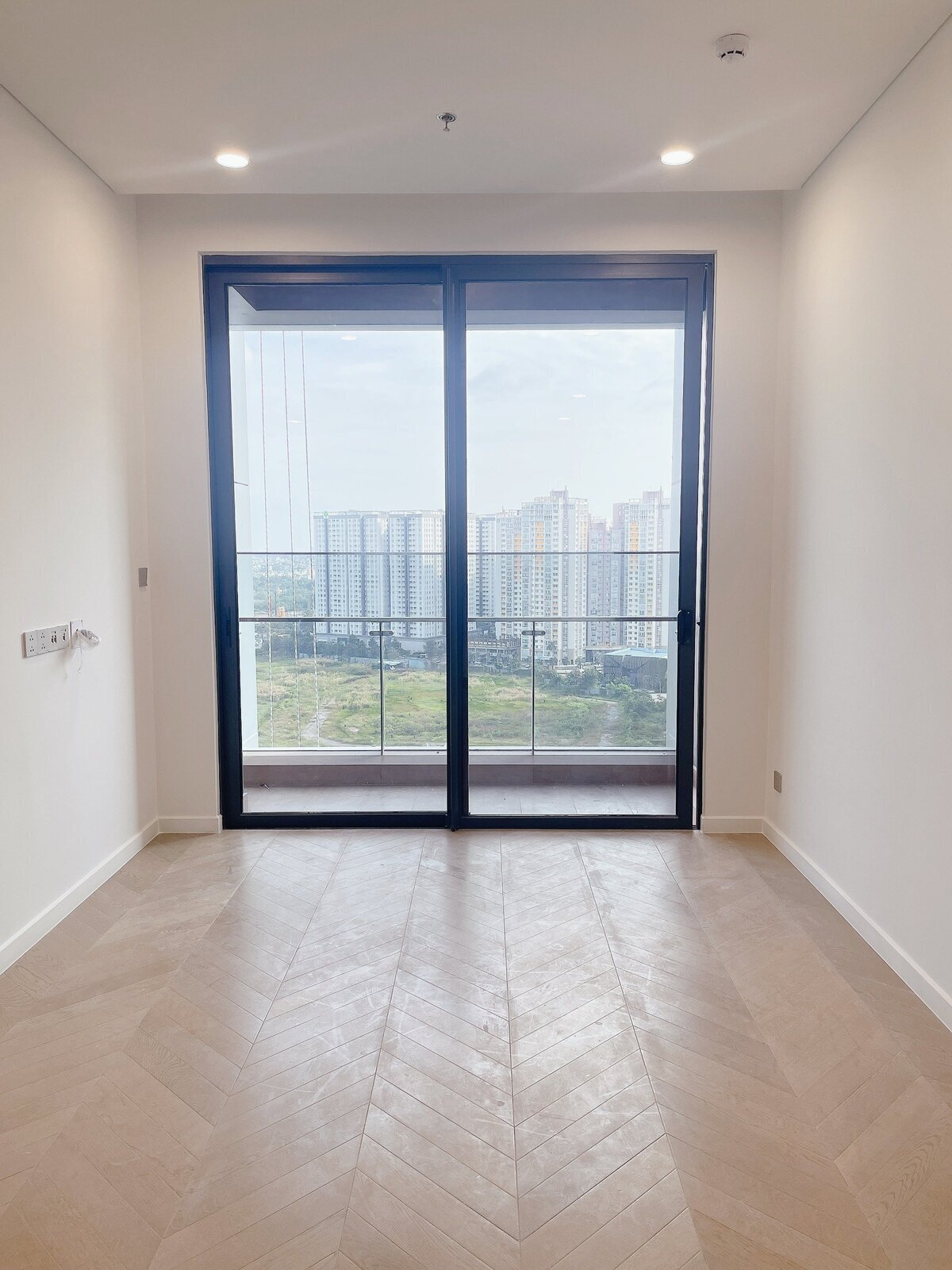 Bán 1Pn Lumiere Riverside nhà cơ bản giá 7,2 tỷ diện tích 72m2