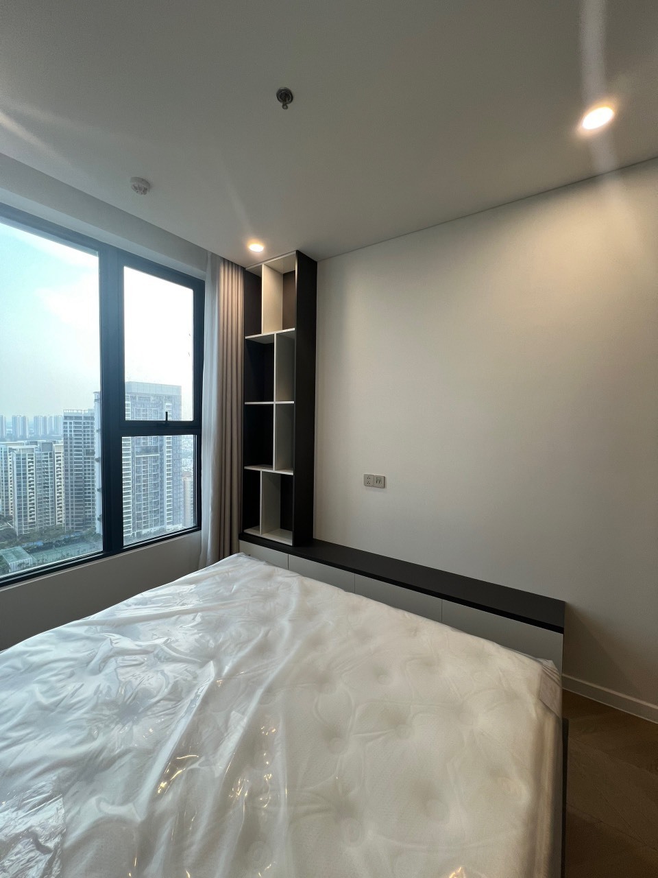 Cho thuê căn hộ 2pn Lumiere Riverside 32 triệu full nội thất 74m2