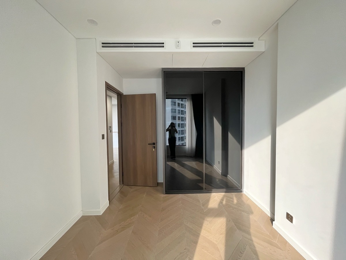 3 phòng ngủ nội thất cơ bản giá 33 triệu 95m2 Lumiere Riverside