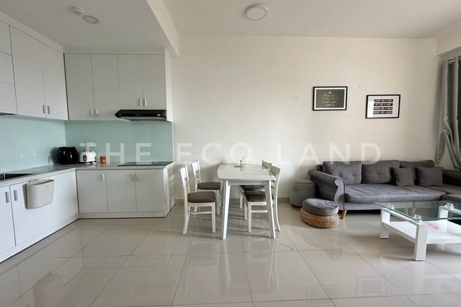 Cho thuê 2PN tone sáng, lầu cao view sông The Sun Avenue Quận 2