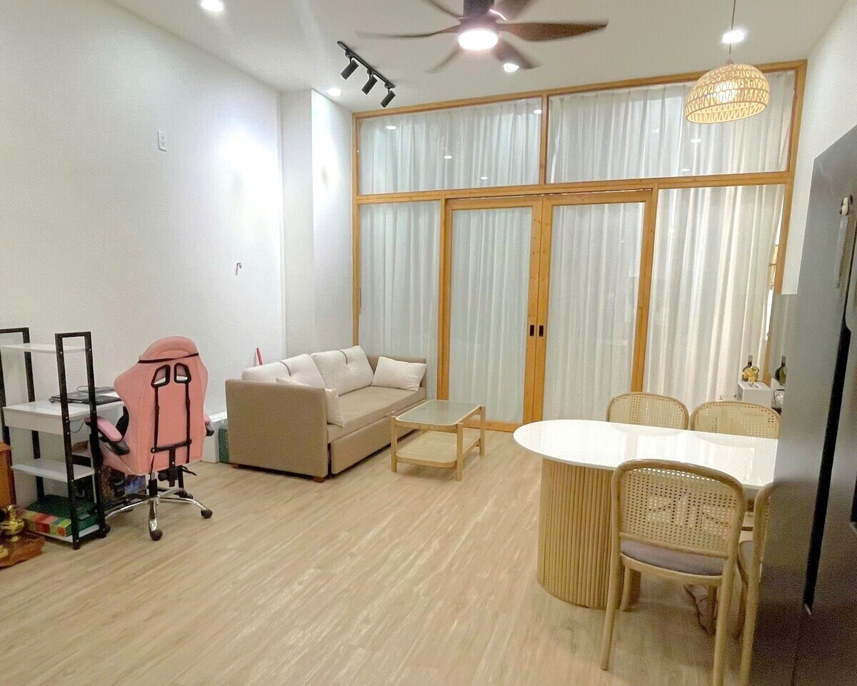 Studio Rộng Rãi Thoáng Mát Và Cực Kỳ Thuận Tiện – The Sun Avenue Studio