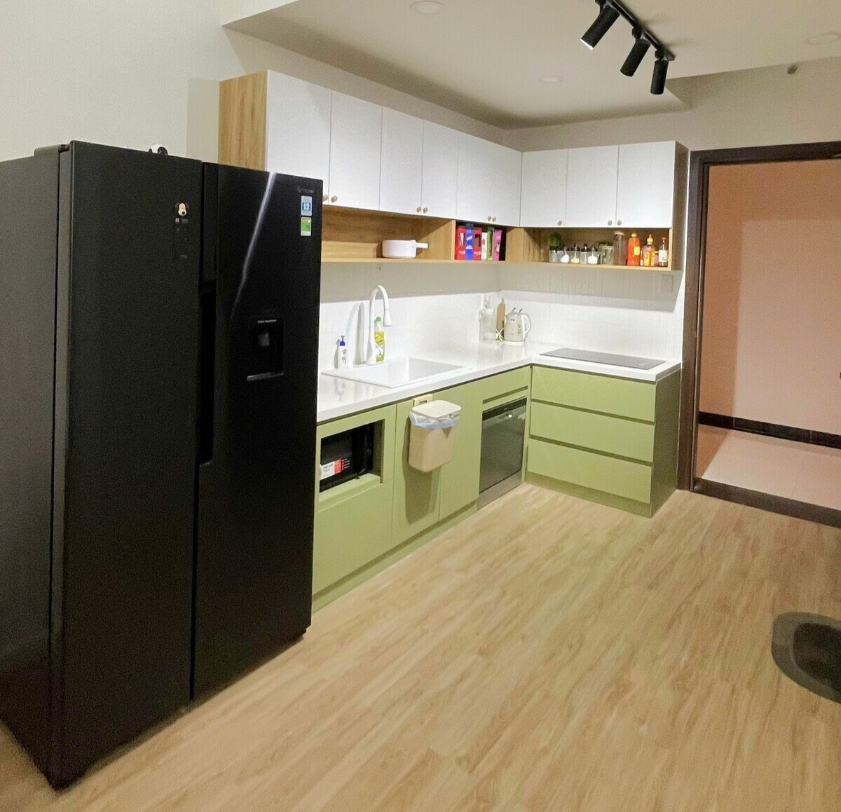 Studio Rộng Rãi Thoáng Mát Và Cực Kỳ Thuận Tiện – The Sun Avenue Studio