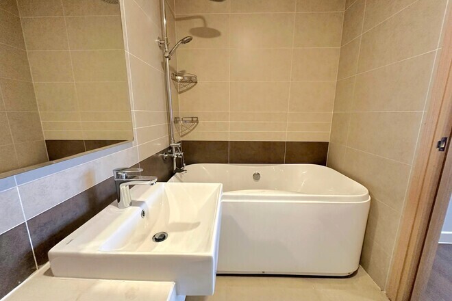 Nhà Tốt Giá Rẻ View Đẹp Gió Mát – The Sun Avenue 2PN