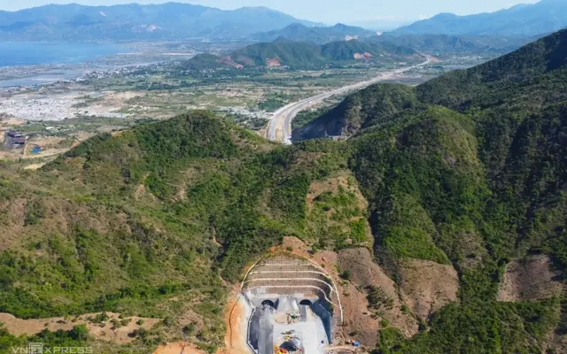 Thông xe cao tốc Nha Trang - Cam Lâm và Vĩnh Hảo - Phan Thiết