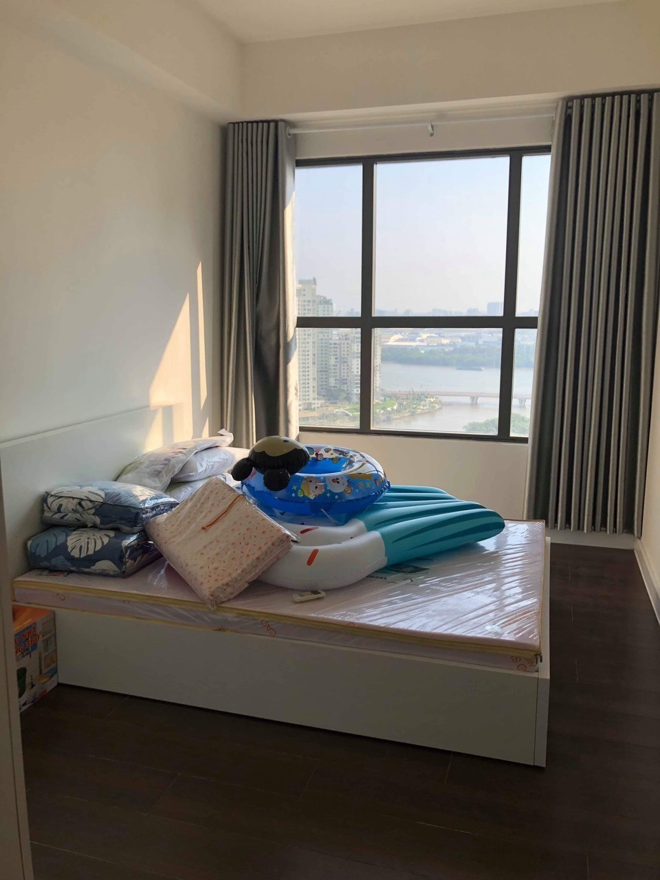 BÁN NHANH 2PN- 75 M2 View sông giá 4.3 tỷ Tháp SAV1,2