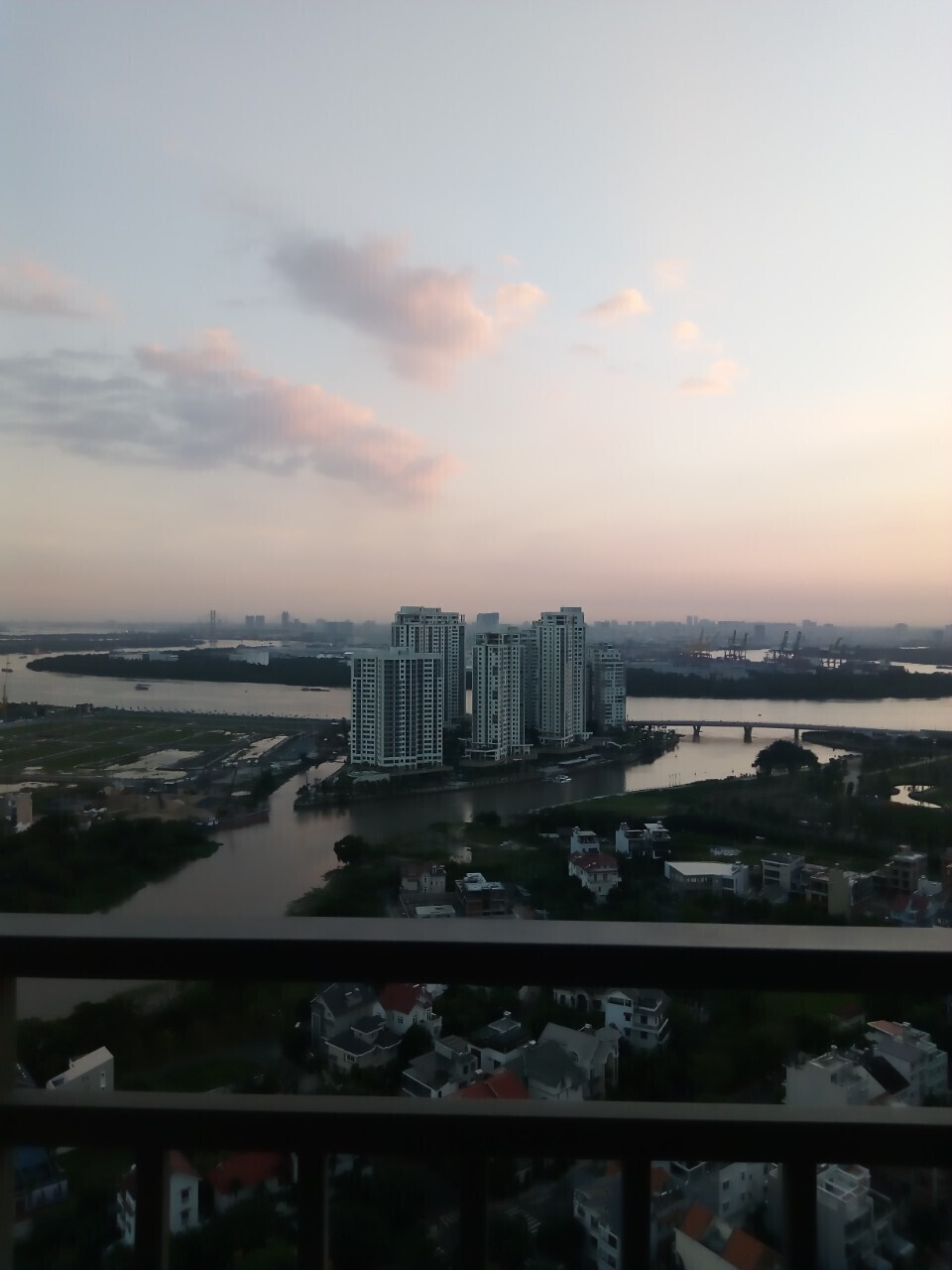 BÁN CĂN 3PN-105 M2, GIÁ 6.8 TỶ VIEW TRỰC DIỆN SÔNG