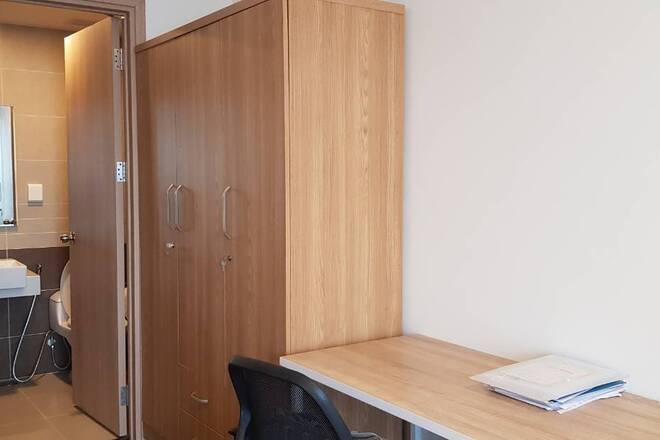 2PN- Tầng hồ bơi, cho thuê 16 triệu không bao phí quản lý, trống sẵn.