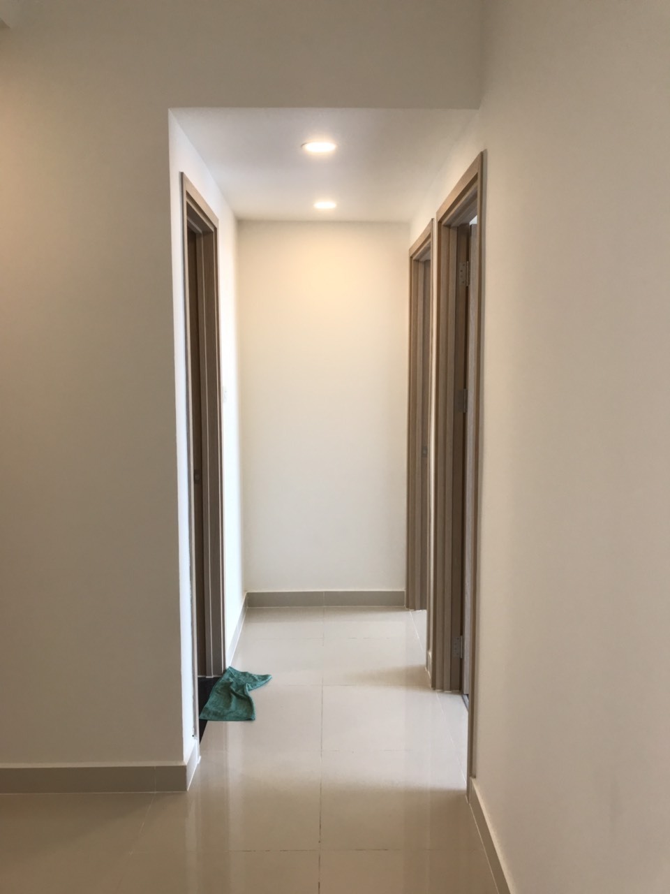 Bán căn 2PN-75 M2 NỘI THẤT CƠ BẢN, VIEW SÔNG 4.35 tỷ.