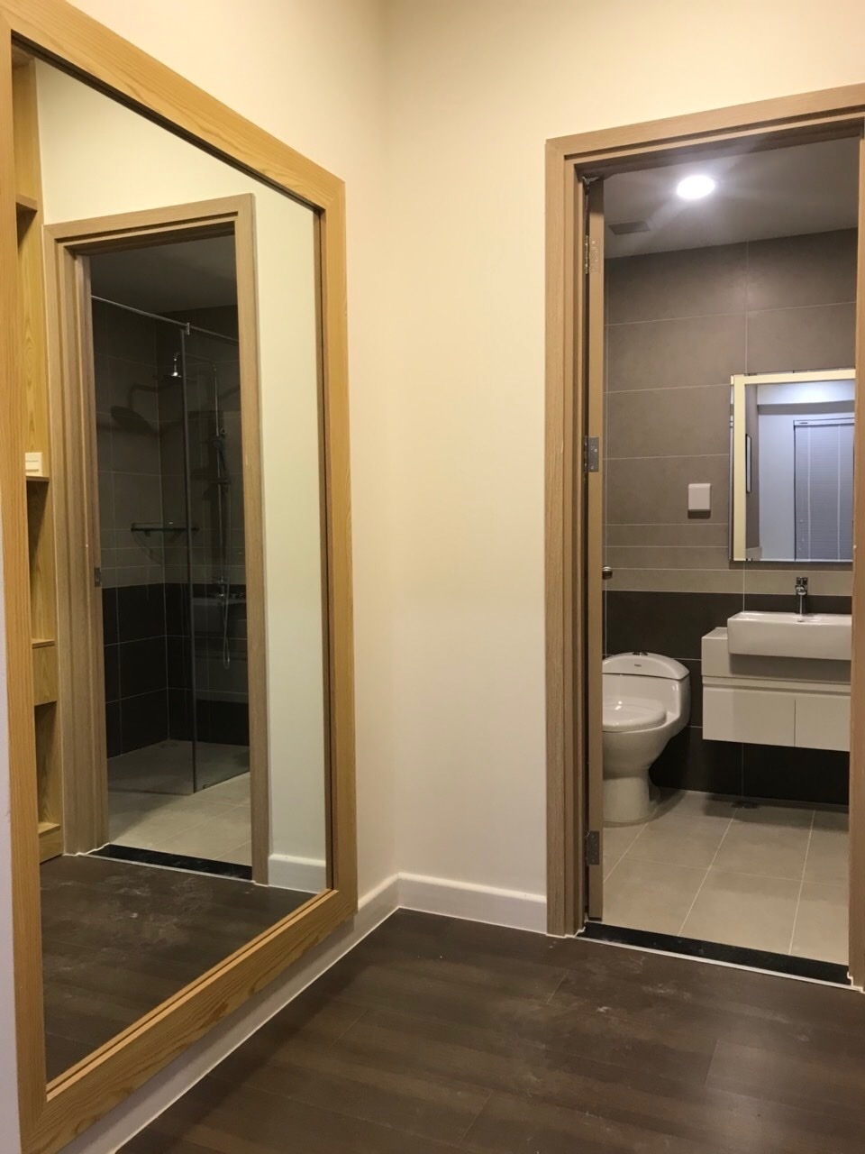 BÁN NHANH 2PN-75 M2 VIEW TRỰC DIỆN SÔNG SÀI GÒN 4.4 TỶ