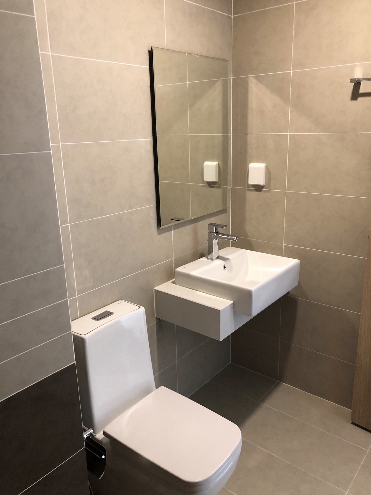 1PN-37 M2 NỘI THẤT CƠ BẢN/ NGĂN PHÒNG RIÊNG 10 TRIỆU/ THÁNG