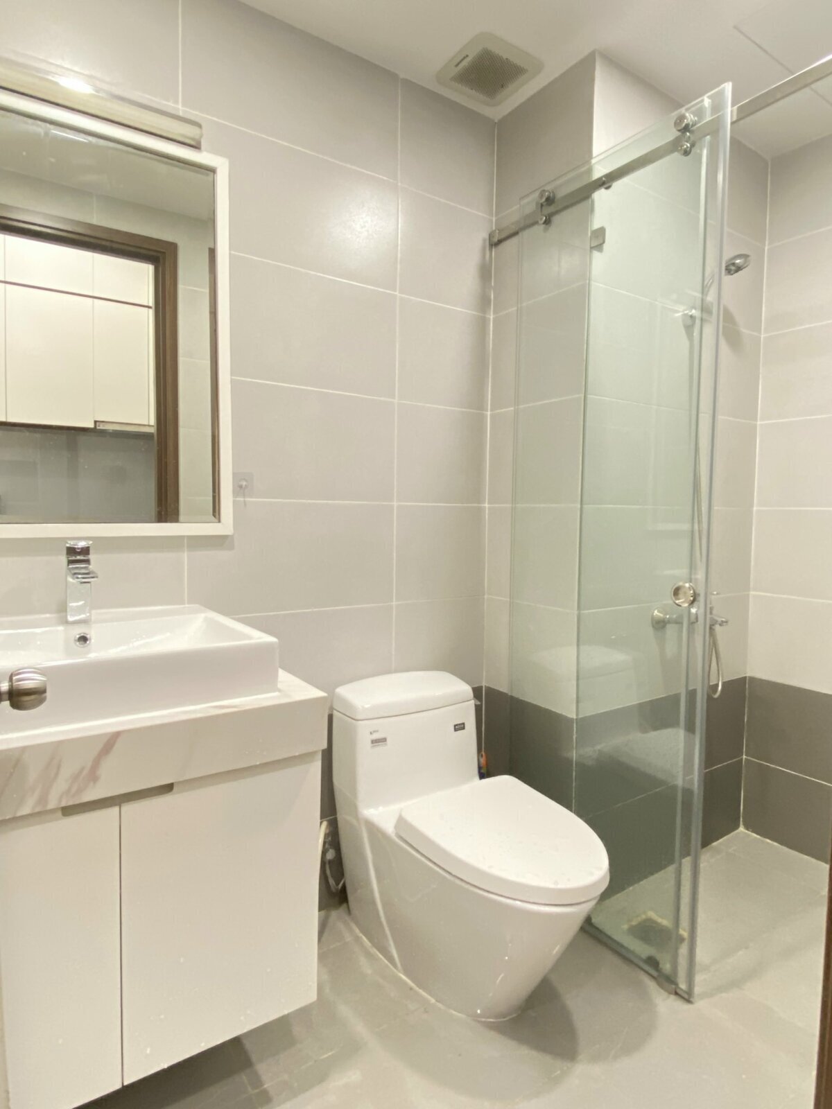 Văn phòng 32 m2, trống sẵn cho thuê 10 triệu/ tháng The sun avenue