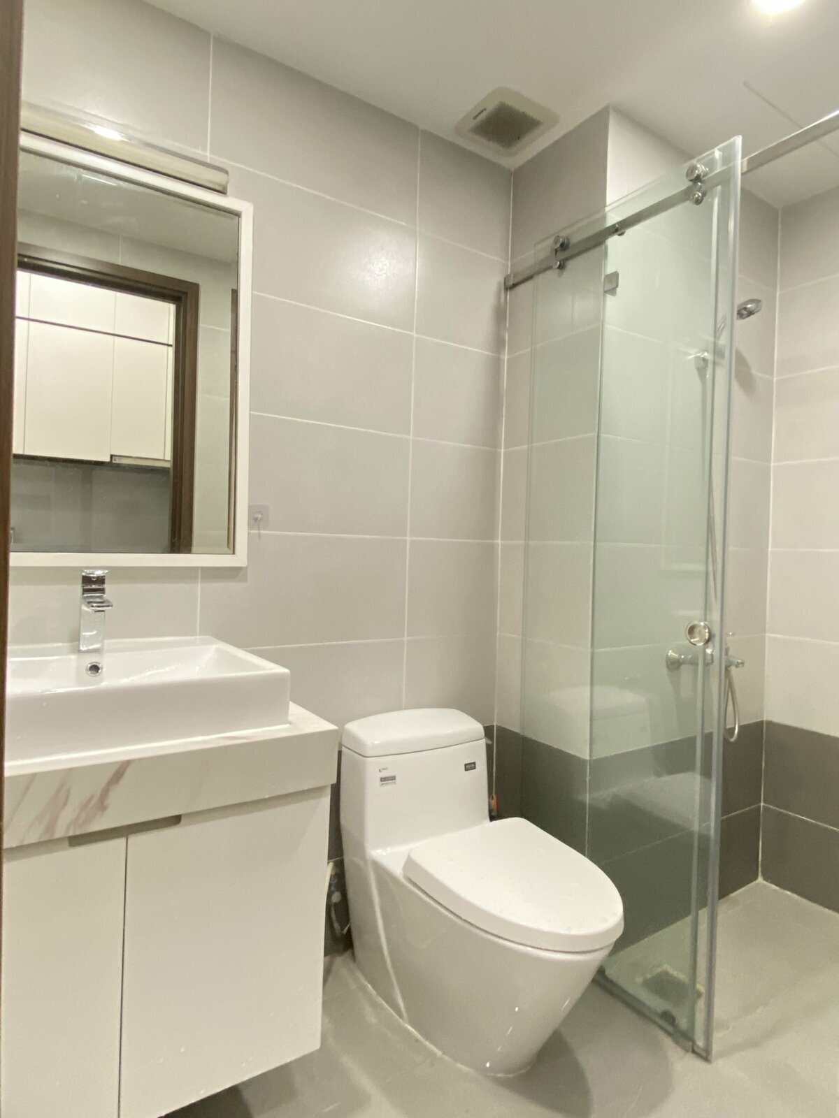 Văn phòng 32 m2, trống sẵn cho thuê 10 triệu/ tháng The sun avenue