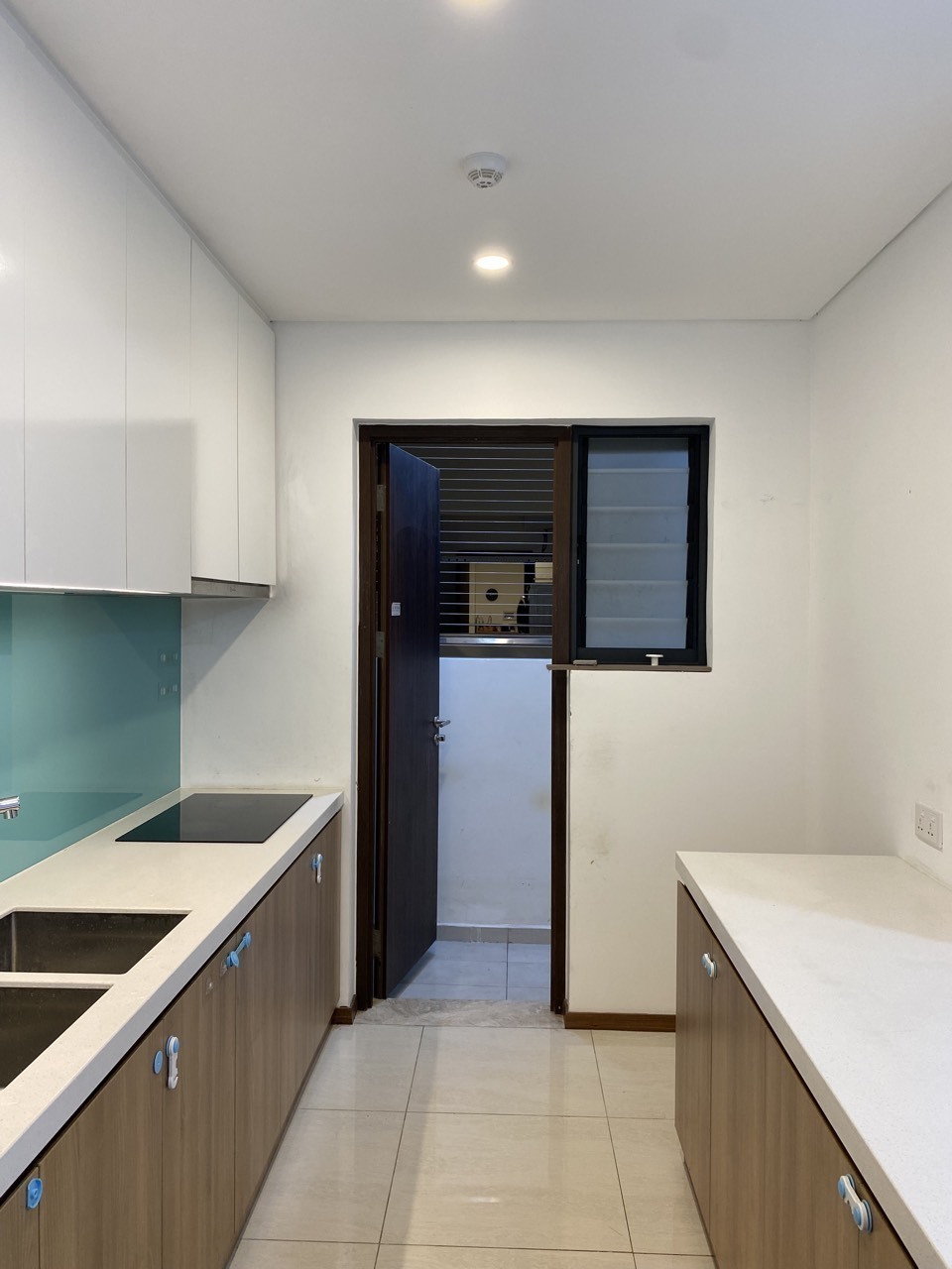 CHO THUÊ 2PN- NỘI THẤT CƠ BẢN GIÁ 15 TRIỆU/ THÁNG