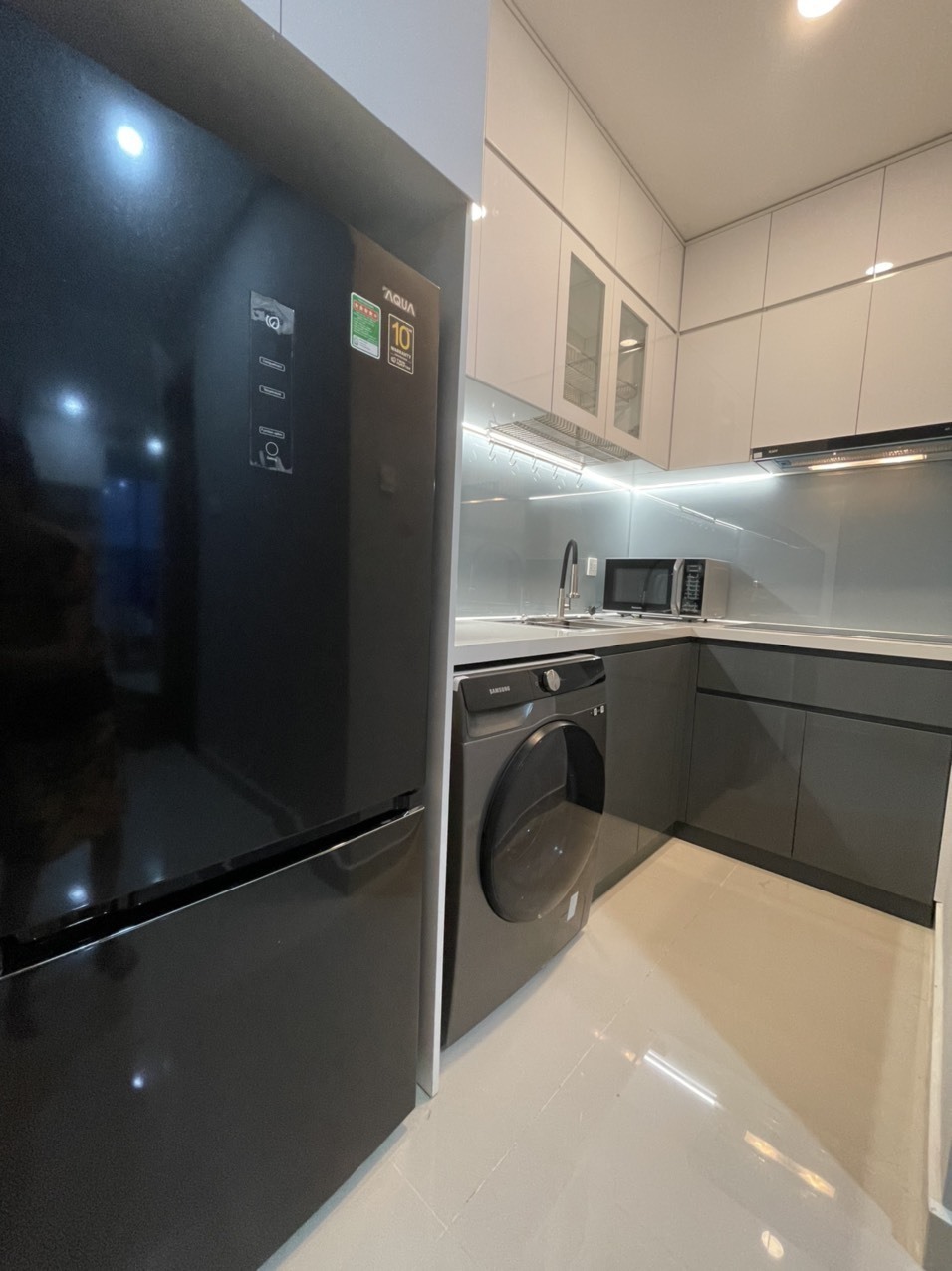 1PN- 37 M2 THE SUN CHO THUÊ 14 TRIỆU/ THÁNG CÓ PHÒNG RIÊNG