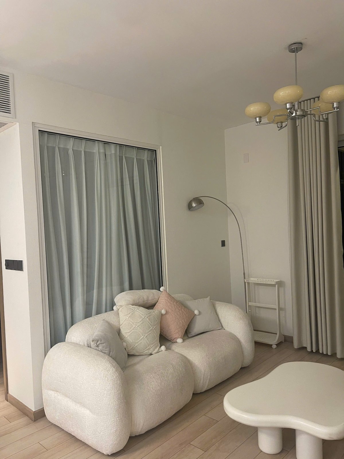 Cho thuê 1PN-17 triệu/ tháng. Diện tích sử dụng 61 m2