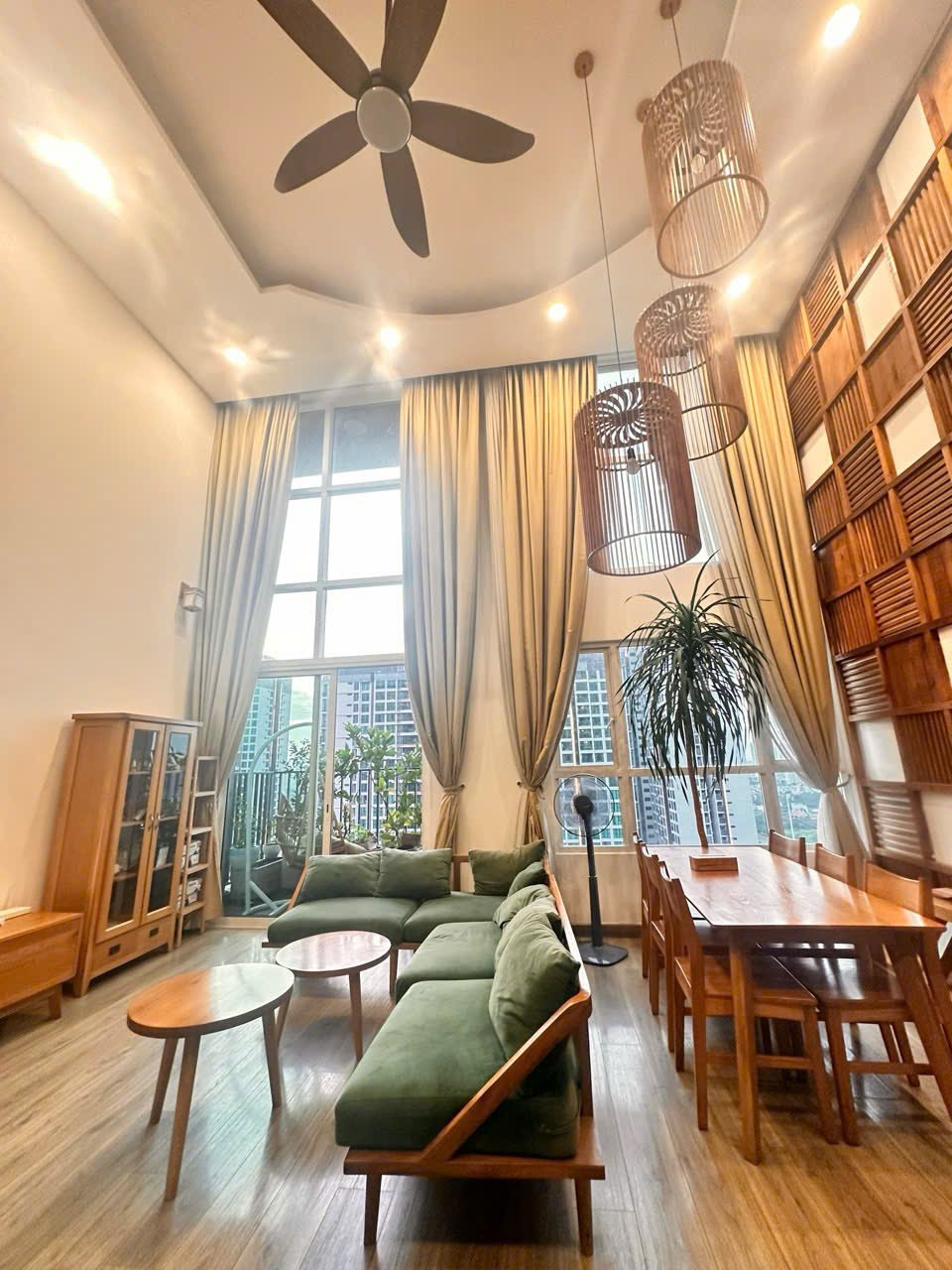 Duplex 4PN- Vista Verde cho thuê 45 triệu/ tháng