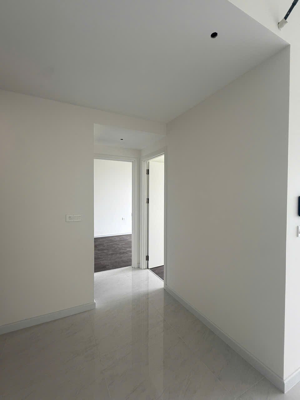 3PN-89 M2 CHO THUÊ GIÁ 18 TRIỆU/THÁNG NHÀ TRỐNG