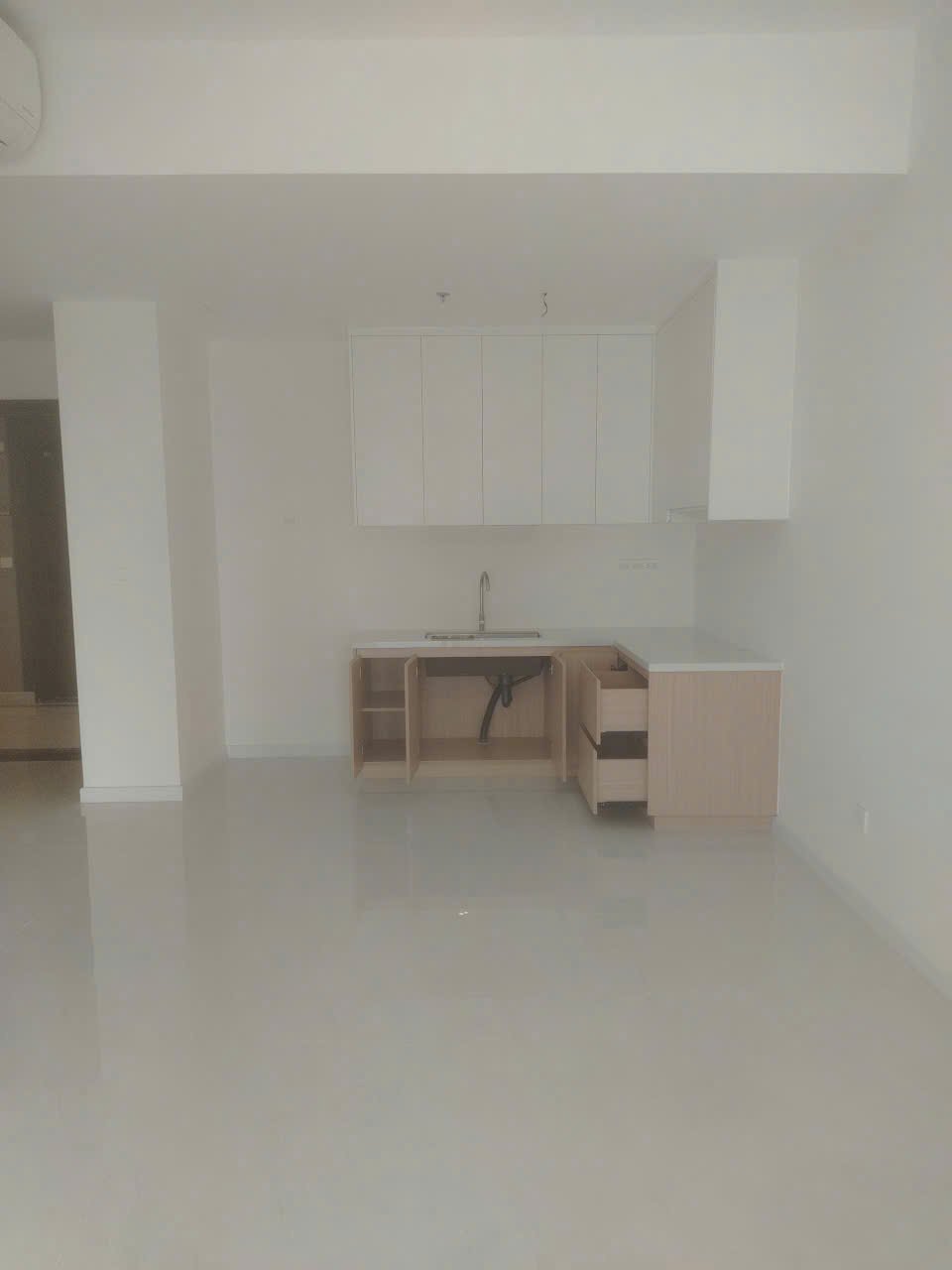 2PN- Nội thất bếp rèm, máy lạnh, giá thuê 15 triệu/ tháng. Victoria Village