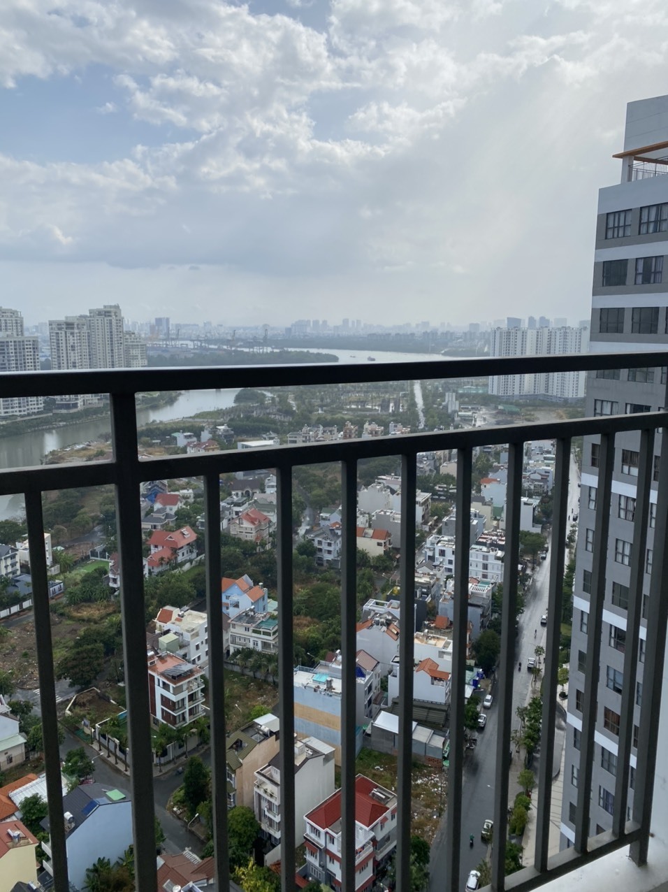 BÁN CĂN 1PN-51 M2 OFFICE THE SUN AVENUE GIÁ 5.3 TỶ