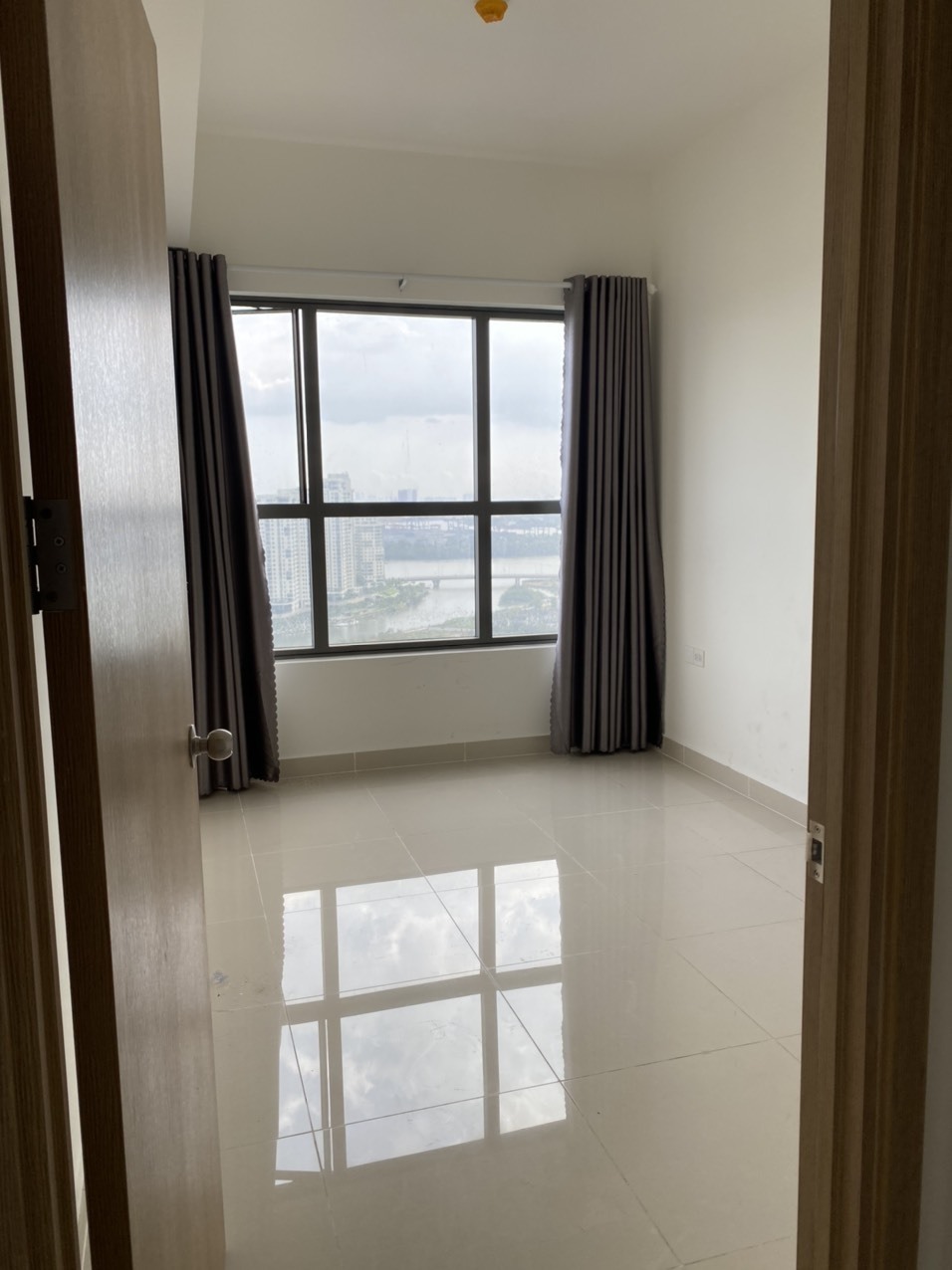 BÁN CĂN 1PN-51 M2 OFFICE THE SUN AVENUE GIÁ 5.3 TỶ