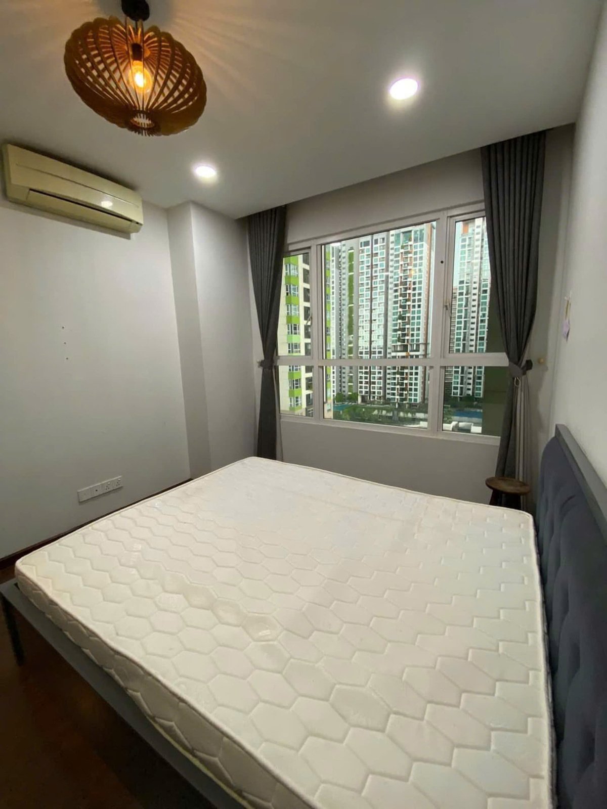 1PN- Vista Verde cho thuê 17 triệu/ tháng bao phí quản lý, full nội thất.