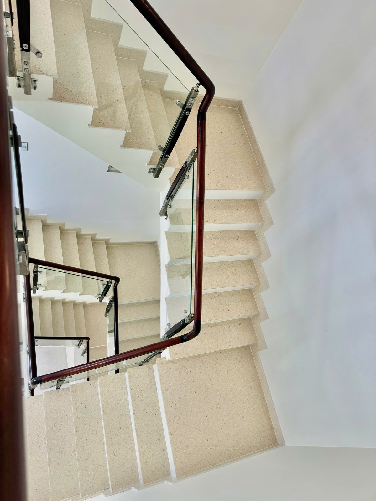 NHÀ PHỐ 2 HAI MẶT TIỀN ĐƯỜNG THÂN VĂN NHIẾP 6,8x16 GIÁ 38 TỶ