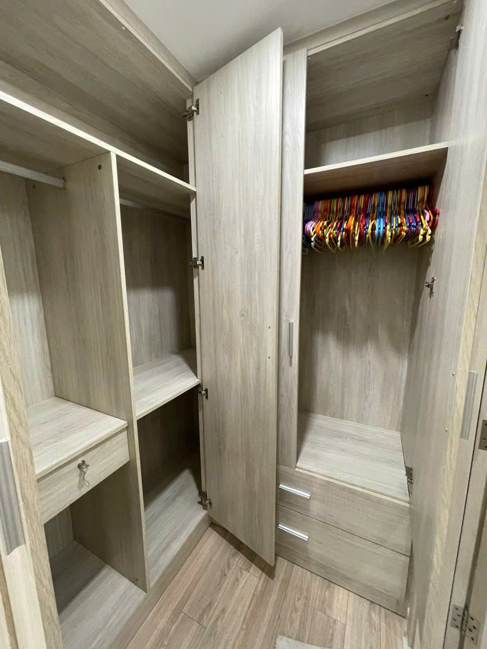BÁN CĂN HỘ 2PN-82 M2 VISTA VERDE GIÁ 8.3 TỶ MR THUẬN