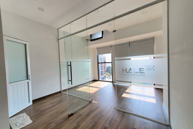 Cho Thuê Văn Phòng The Sun Avenue 10 Triệu Diện Tích 37m2 Layout Vuông Vức, Có Ngăn Phòng Họp Riêng