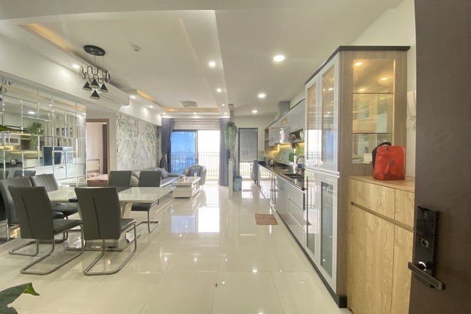 Bán căn hộ 3 Phòng ngủ -2 WC The Sun Avenue Giá 7 Tỷ Bao Thuế Phí Triệu Diện Tích 105m2