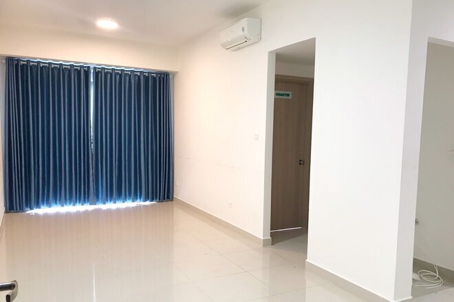 Bán Nhanh Văn Phòng The Sun 1 Phòng riêng Giá 3,950 Tỷ Có nội thất cư bản rèm cửa và máy lạnh