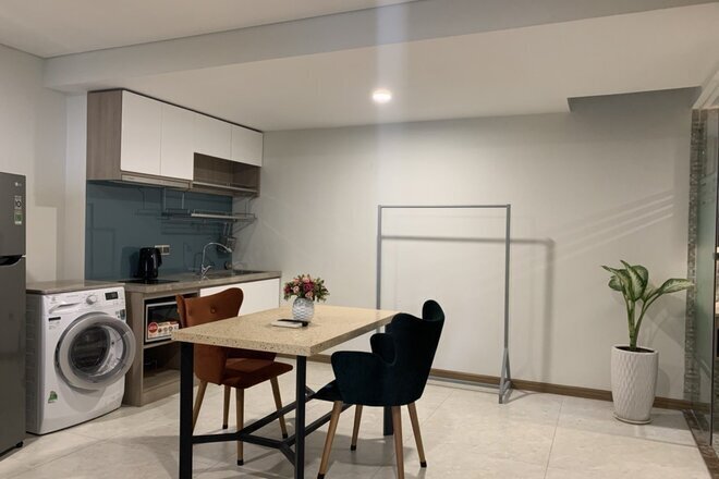 Cho thuê căn hộ 1 Phòng ngủ Đầy đủ nội thất - Khu căn hộ dịch vụ cách The Sun Avenue 2 phút đi bộ