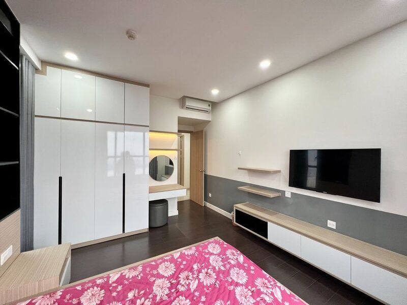 Cho Thuê The Sun Avenue 20 Triệu Diện Tích Rộng 96m2 - View Triệu Đô Đón Gió Thoáng Mát