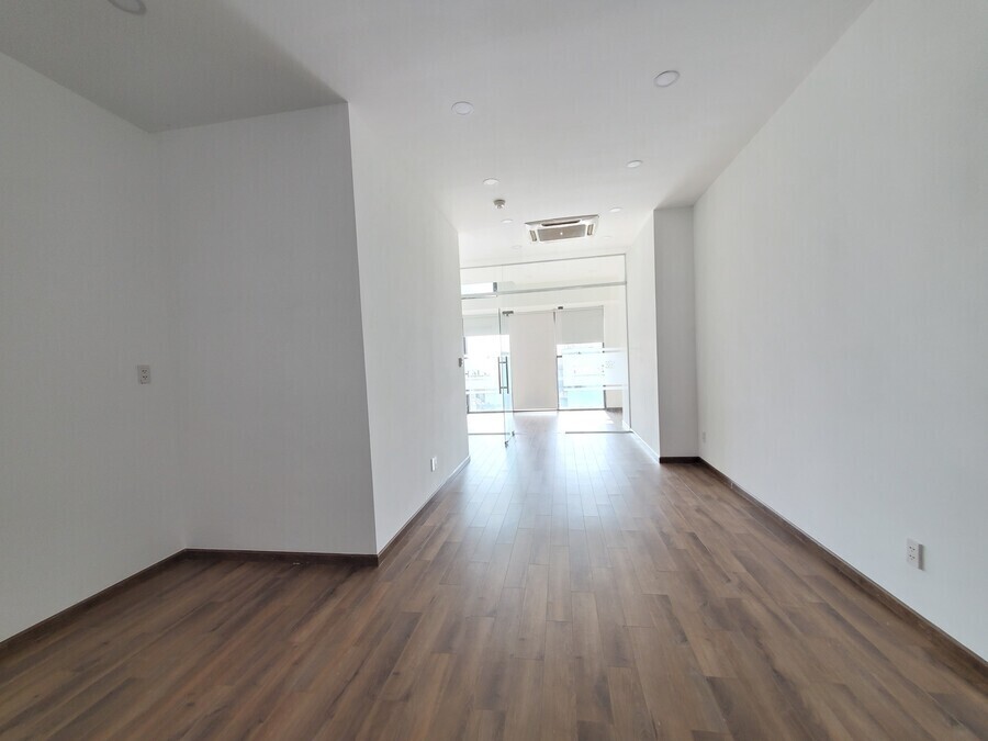 Cho Thuê Văn Phòng The Sun Avenue 10 Triệu Diện Tích 37m2 Layout Vuông Vức, Có Ngăn Phòng Họp Riêng