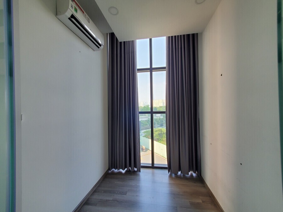 Văn Phòng The Sun Avenue 13,5 Triệu Diện Tích 55m2 - Có 2 Phòng Riêng