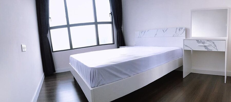 Bán Nhanh Căn Hộ 1 Phòng Ngủ + 1 Giá 5,6 tỷ, View Sông Yên Tĩnh