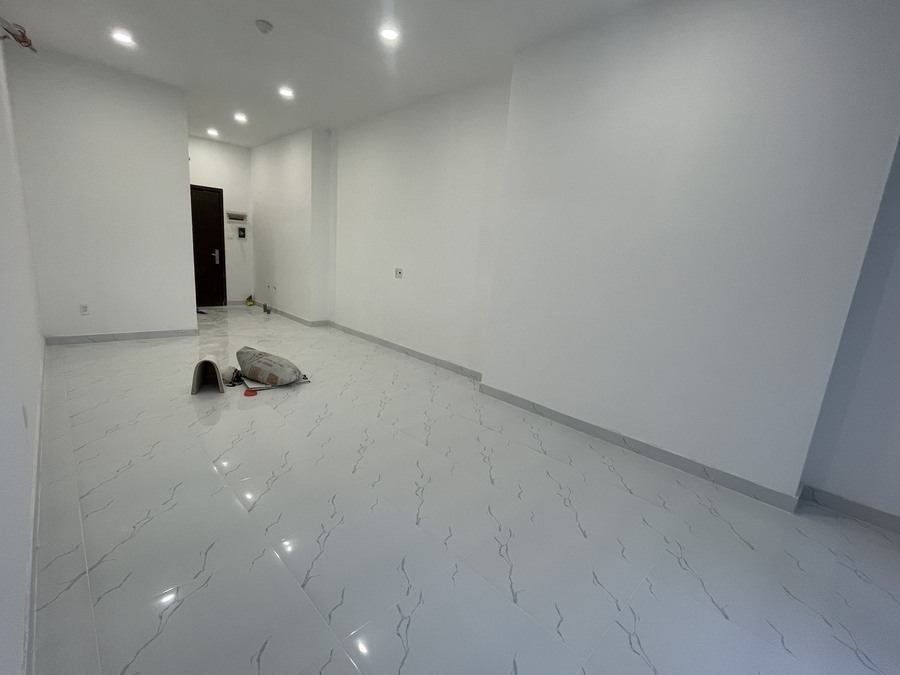 Cho Thuê Văn Phòng The Sun Avenue 37m2 Giá 9 Triệu Nội Thất Cơ Bản - Có Ban Công