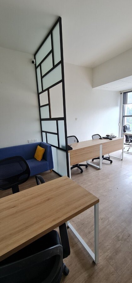 Cho Thuê Văn Phòng The Sun Avenue Giá 10 Triệu Bao Phí 35m2 - Có Sẵn Bàn Ghế