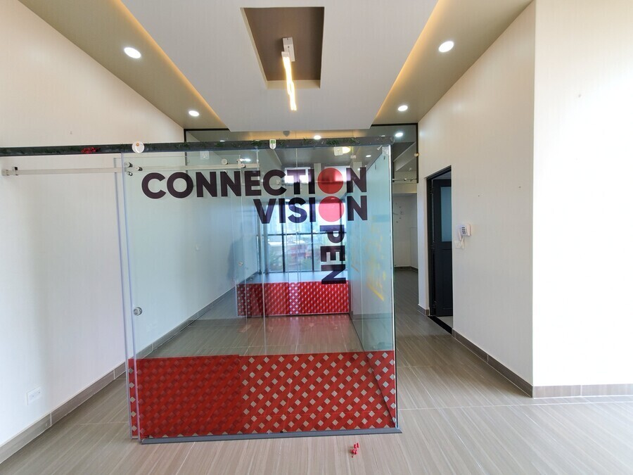 Văn Phòng Cần Bán The Sun Avenue - 56m2 Có Ngăn Phòng Kính Riêng