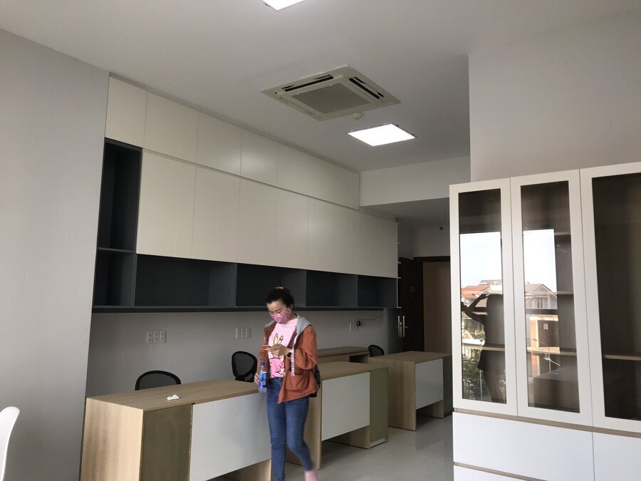 Cho Thuê Officetel The Sun Avenue Giá 13 Triệu Có bàn ghế làm việc - Diện tích 44m2