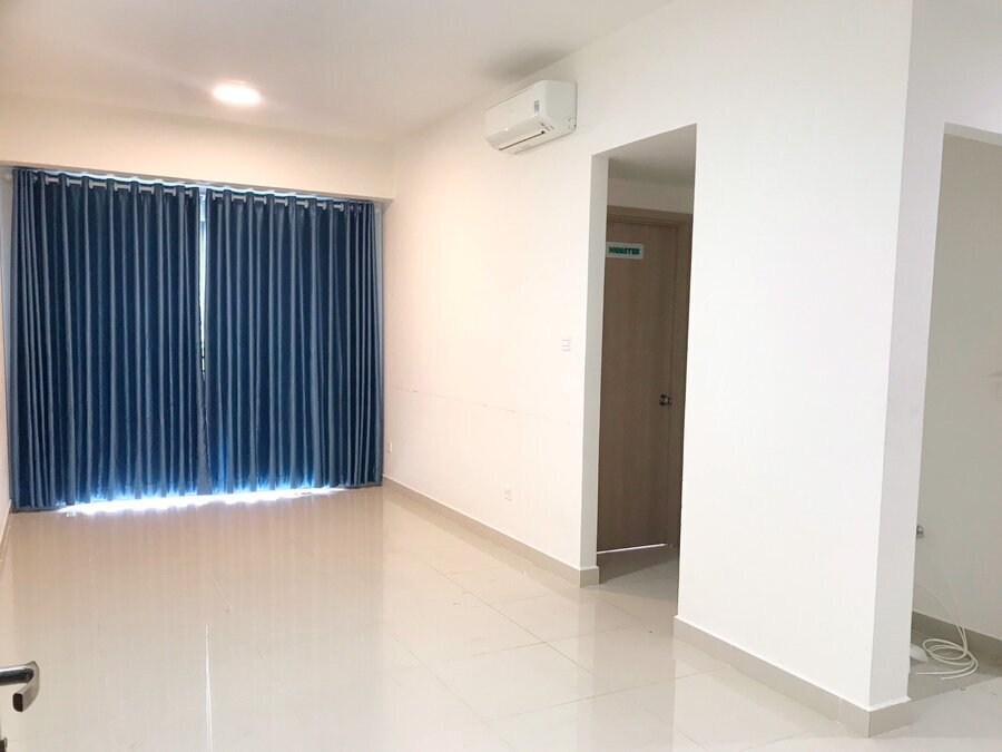 Bán Nhanh Văn Phòng The Sun 1 Phòng riêng Giá 3,950 Tỷ Có nội thất cư bản rèm cửa và máy lạnh