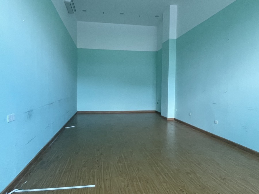 Cho Thuê Shophouse The Sun Avenue giá Chỉ 15 Triệu - 45m2 Hoàn thiện cơ bản