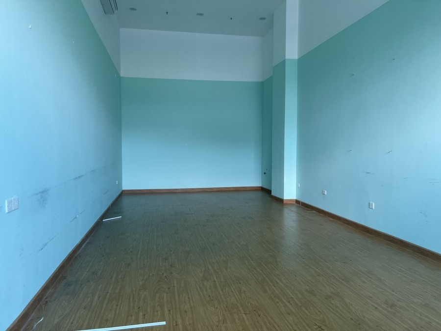 Cho Thuê Shophouse The Sun Avenue giá Chỉ 15 Triệu - 45m2 Hoàn thiện cơ bản