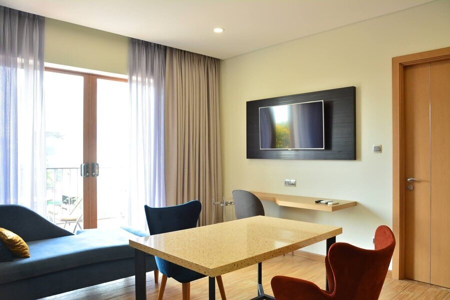 Cho thuê căn hộ 1 Phòng Ngủ - Khu căn hộ dịch vụ cách The Sun Avenue 2 phút đi bộ