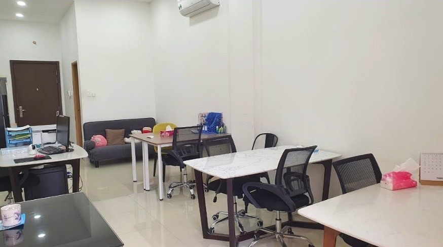 Văn Phòng Officetel The Sun Avenue Cho Thuê 9 Triệu/Tháng Có Bàn Ghế Làm Việc